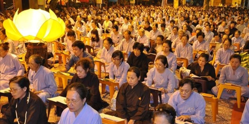 Tụng danh hiệu Phật