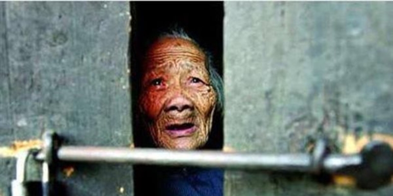 Hành động của đứa con bất hiếu gây ra những tổn thương sâu sắc cho cha mẹ